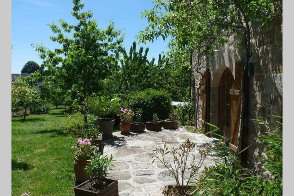 La Grange De Salvaneix Gite Pour 15 Personnes 7 Chambres Avec 6 Sdb-6Wc Sarran Exterior foto