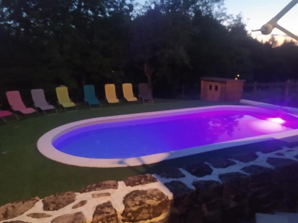La Grange De Salvaneix Gite Pour 15 Personnes 7 Chambres Avec 6 Sdb-6Wc Sarran Exterior foto